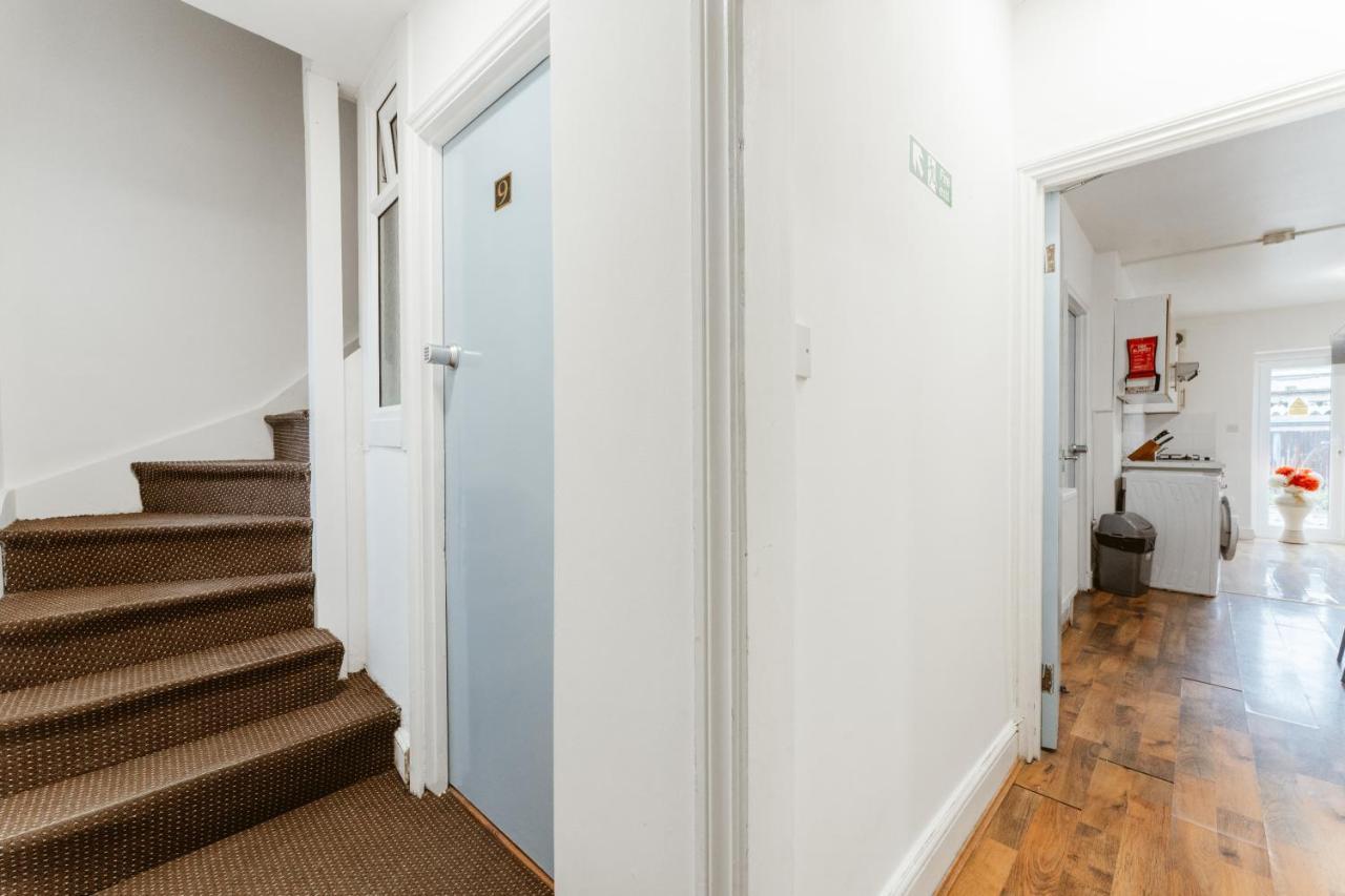 Upton Park Bedrooms 25 Min To Central Лондон Экстерьер фото