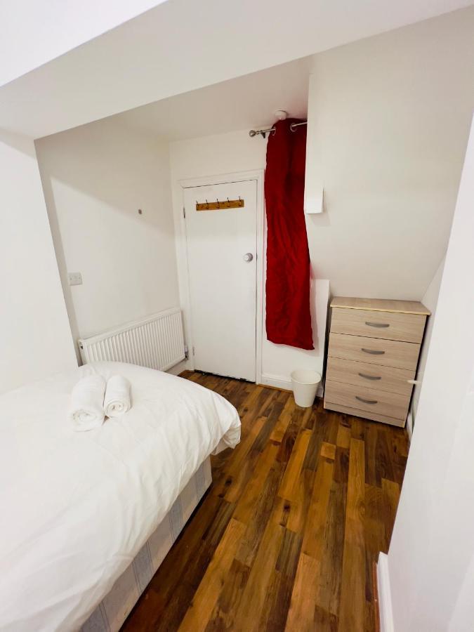 Upton Park Bedrooms 25 Min To Central Лондон Экстерьер фото